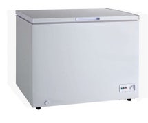 Omcan 46502 Chest Freezer With Solid Flat Top, 6.7 Cu. Ft.